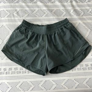 Lulu Hotty Hot short, 4 inch